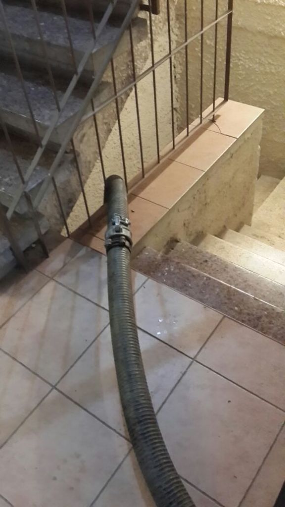 שאיבת ביוב ברמה גבוהה מהמרטף